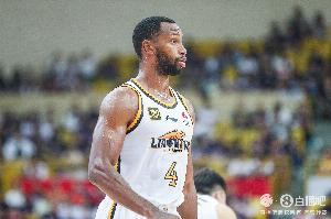 媒体人：弗格的经验很关键 他和张镇麟有默契 能帮着新援融入球队