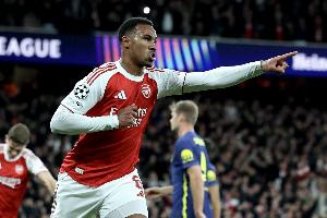 后防基石！泰晤士：加布里埃尔对阿森纳攻防很重要，他在场丢球少