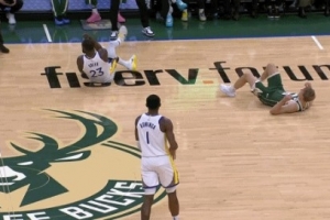 你冷静下！追梦被吹掩护犯规想挑战 科尔无视并换下前者