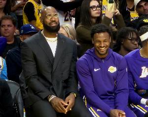 徐静雨：布朗尼涨球肉眼可见大局观是胎里带的 开拓者应摆烂