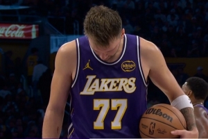 东契奇生涯第55次半场砍下20+5+5 97-98赛季有统计以来历史最多