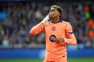 TA：弗里克若不解决防守问题巴萨或颗粒无收；亚马尔接过核心责任