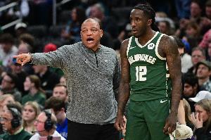 普林斯颈部拉伤！里弗斯：不清楚恢复时间表 会做更多检查评估